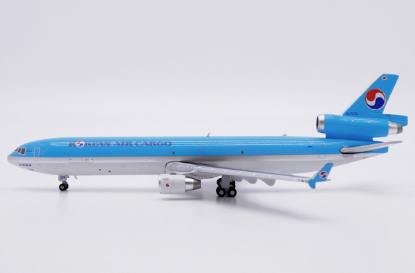 Korean Air Cargo McDonnell Douglas MD-11F Reg: HL7375 XX40380 Scale 1:400