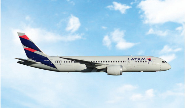 Phoenix Model LATAM Boeing 787-8 Reg: CC-BBF 12120 Scale 1:400