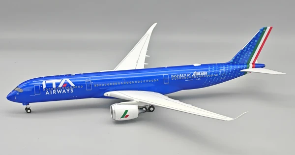 InFlight200 ITA Airways Airbus A350-900 Reg: EI-IFA IF350AZ0926 1:200 with stand