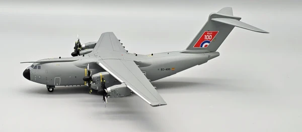 InFlight200 Royal Air Force Airbus A400M Reg: EC-400 with stand IF400EC400 1:200 with stand