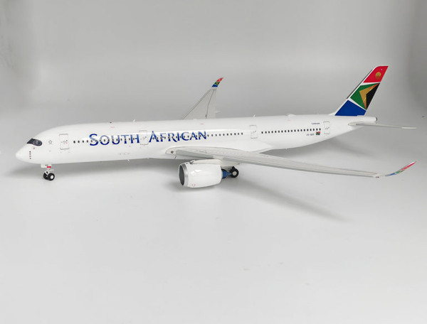 InFlight200 South African Airways Airbus A350-900 ZS-SDD IF359SA0823 Scale 1:200