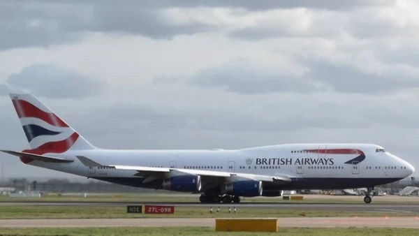 Phoenix Model BRITISH AIRWAYS B747-400 G-BYGG PH4BAW2102 1:400
