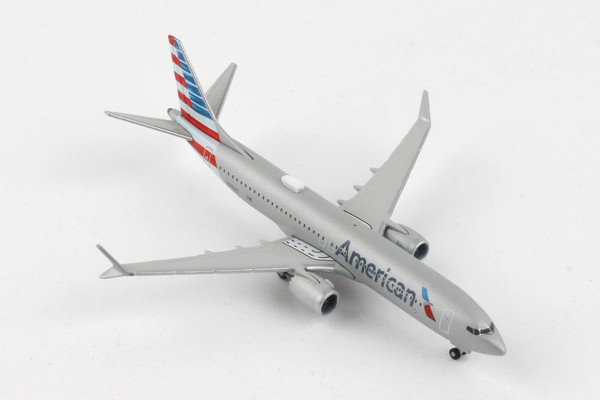 AMERICAN 737MAX8 HE535199 1:500