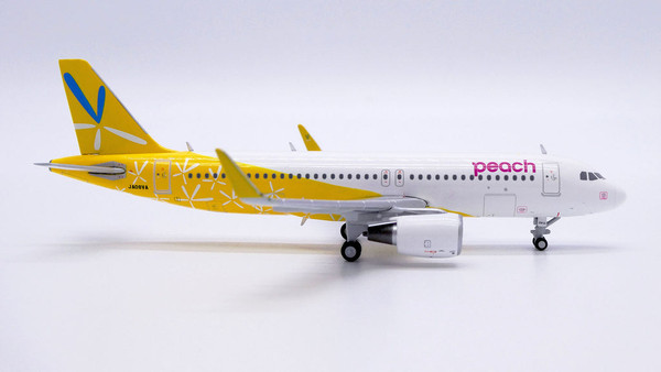 JC Wings Peach Aviation Airbus A320 JA08VA (Fly Peach to AMAMI) EW4320014 1:400