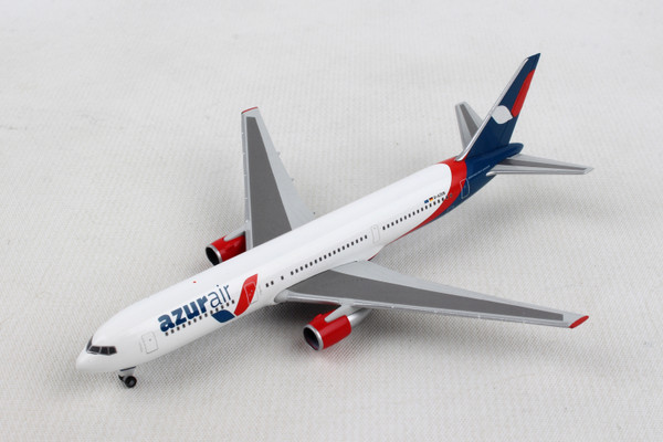 HERPA AZUR AIR GERMANY 767-300 1/500 (**)