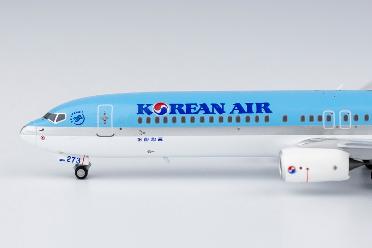 Korean Air 737-900ER/w HL8273 79016 1:400