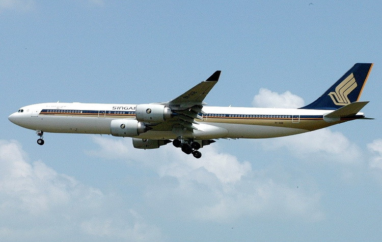 Singapore Airlines A340-500 9V-SGB Leadership PH4SIA2327 1:400