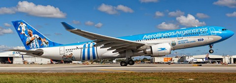 JC Wings Aerolineas Argentinas A330-200 LV-FVH "Argentina Football" SA2ARG036 1:200