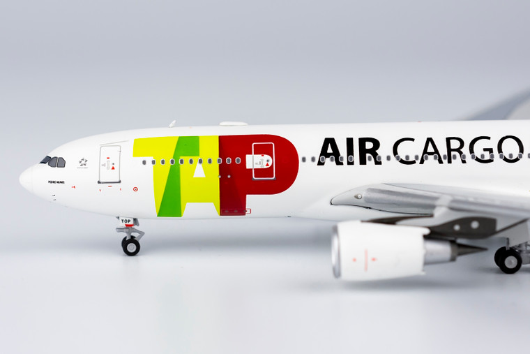 TAP Air Portugal Cargo A330-200 CS-TOP 61030 1:400