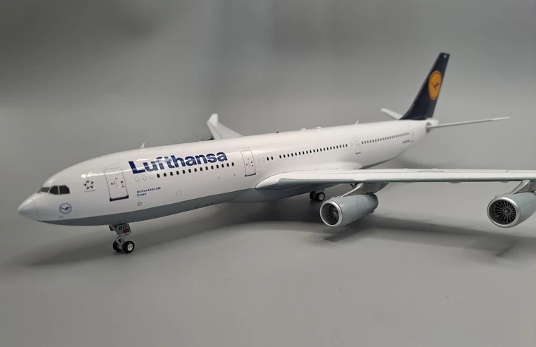 JFox Lufthansa "Essen" A340 plus stand D-AIBD JF-A340-2-003 1:200