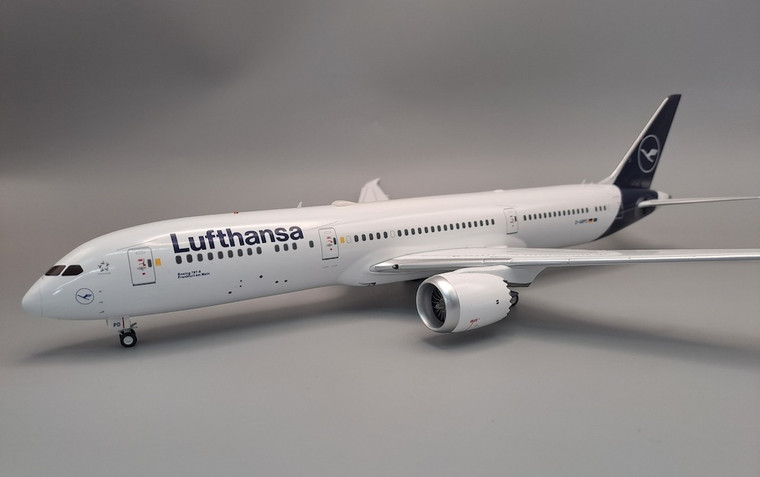 Jfox by Inflight200 Lufthansa - Frankfurt am Main 787-9 w/ stand D-ABPD JF-787-9-005 1:200