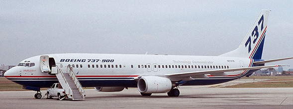 JC Wings House Color B737-900 N737X LH2BOE456 1:200