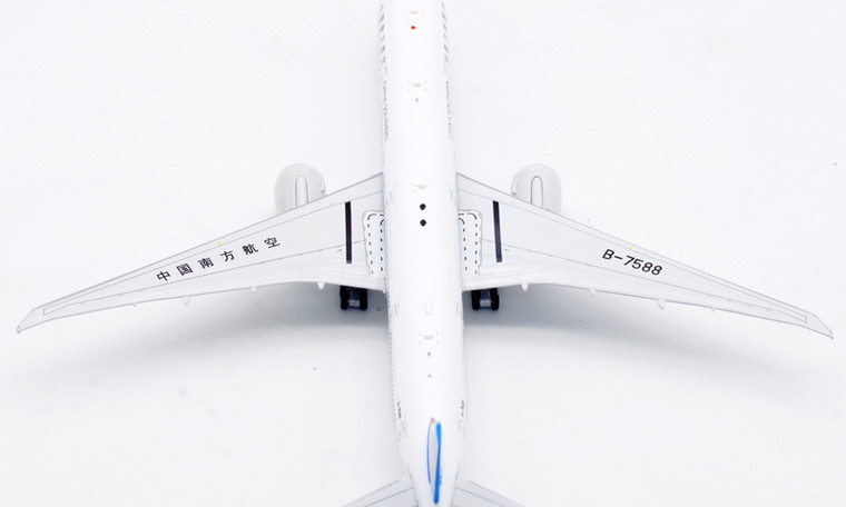Aviation400 China Southern Airlines Boeing 777-31B/ER B-7588