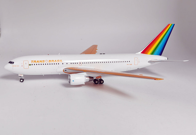 TRANS BRAZIL 767-200 PT-TAB NEW COLOURS with stand IF762TR0823 1:200