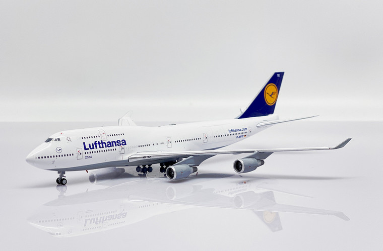 JC Wings Lufthansa B747-400 D-ABTE (with limited edition Aviationtag) JC4DLH0104 1:400
