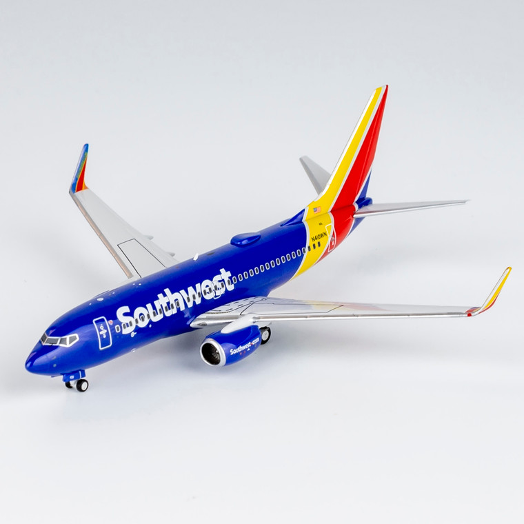 Southwest Airlines 737-700 Heart Livery N410WN 77043 1:400