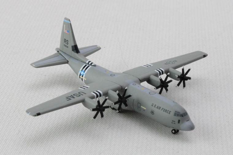 Herpa Wings USAF C-130J-30 37th Airlift Sqn Ramstein (limited) HE537452 1:500