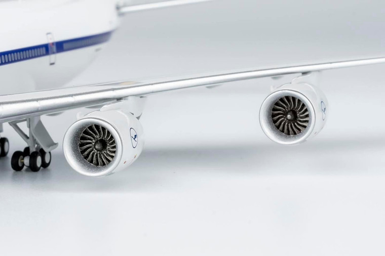 NG Models Lufthansa 747-8 D-ABYT 78016 1:400