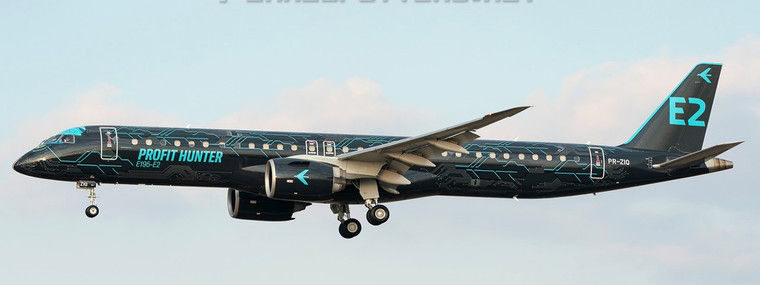 JC Wings Embraer House Color E195-E2 "Profit Hunter" Reg: PR-ZIQ With Antenna XX40223 1:400