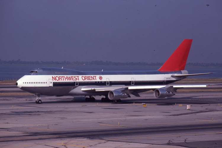 Phoenix Models Northwest Airlines B747-200 N623US 04594 1:400
