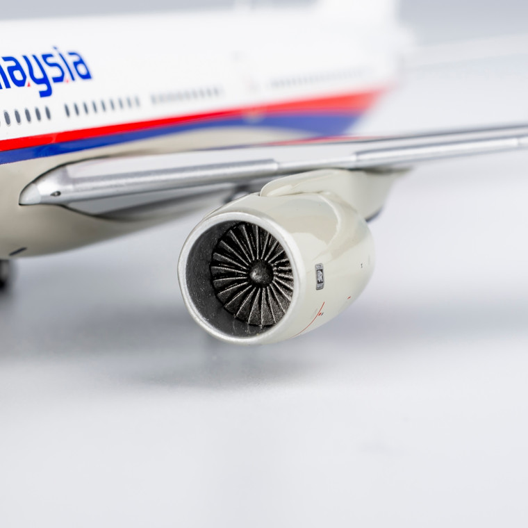 NG Models Malaysia Airlines Boeing 777-200ER Reg: 9M-MRD 72053 1:400