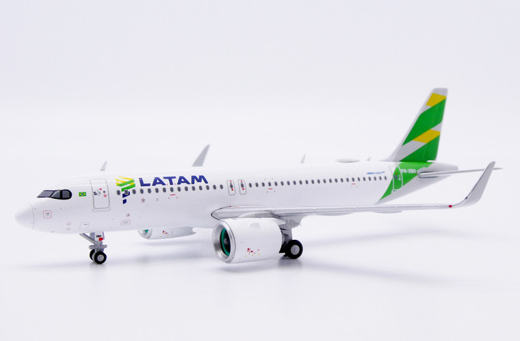 JC Wings LATAM Airlines Airbus A320NEO "Brazil Flag" Reg: PR-XBG With Antenna XX40210 1:400