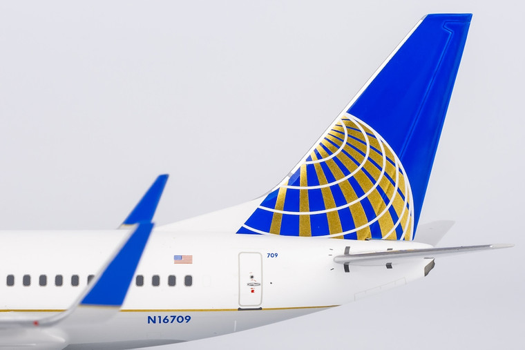 NG Model Continental Airlines 737-700/w N16709 with stand 05012 1:200