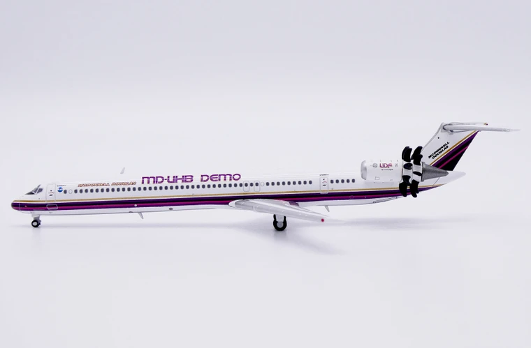 JC Wings House Color McDonnell Douglas MD-81 "MD-UHB Demo" Reg: N980DC With Antenna XX40180 1:400