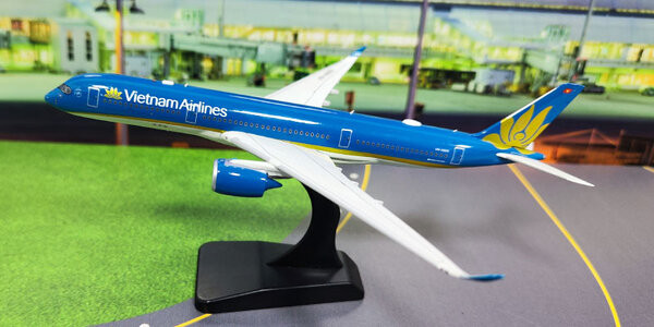 Vietnam Airlines Airbus A350-941 VN-A899 detachable gear AV4253 1:400