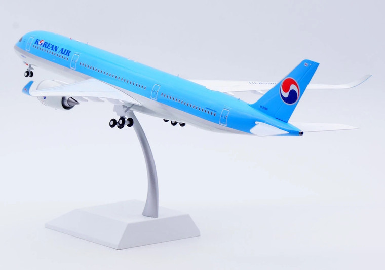 JC Wings Korean Air Airbus A350-900XWB Reg: HL8598 With Stand