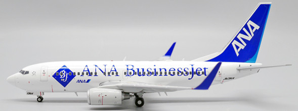 JC Wings All Nippon Airways Boeing 737-700ER "ANA Business Jet" Reg: JA13AN With Stand EW2737004 Scale 1:200