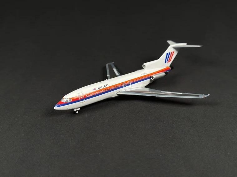 United Airlines B727-100 Saul Bass livery N7001U G2UAL948 1:200 (REPAIRED WING)