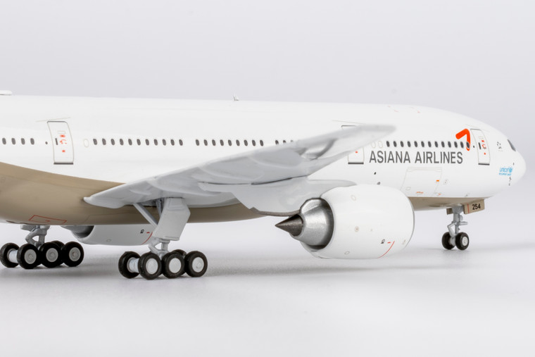 NG Model Asiana Airlines 777-200ER HL8254 72065 1:400