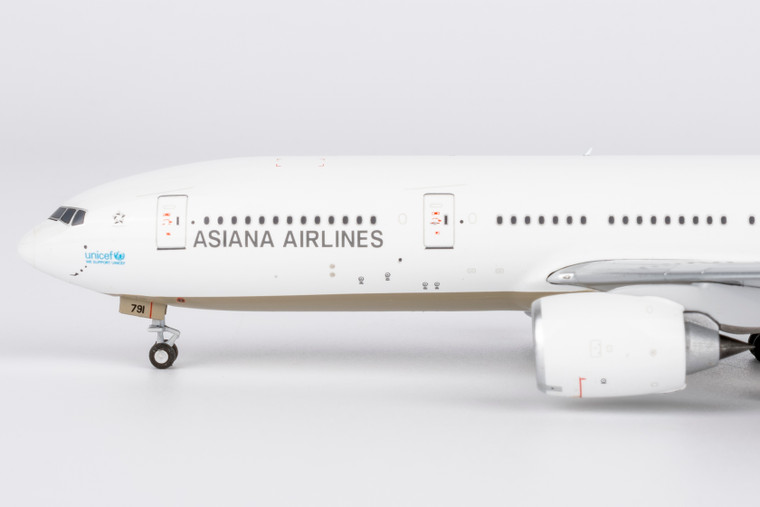 アシアナ航空 777-200ER HL7791 1/400 NG Model Asiana Airlines 777-200ER HL7791 revised titles 72066 1:400