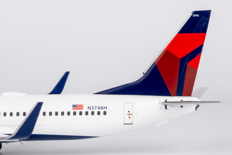 Delta Air Lines 737-800/w N3746H Atlanta Braves' World Champions