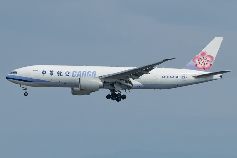 Phoenix Model China Airlines Cargo B777F B-18779 12027 Scale 1:400
