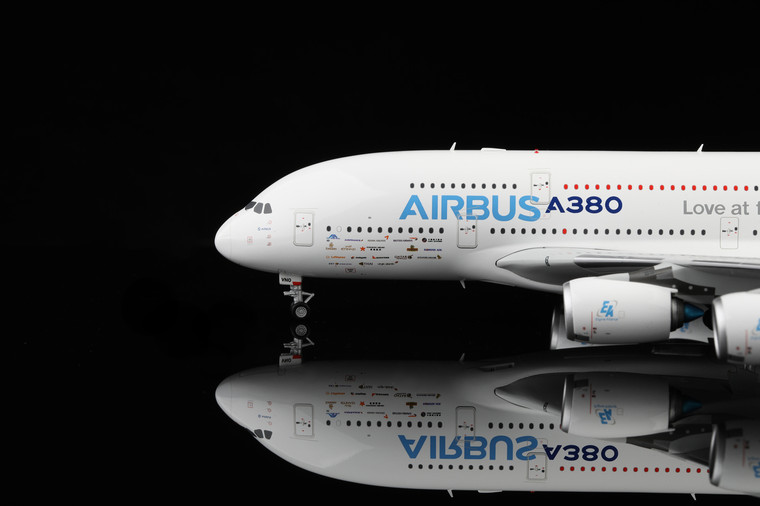 SQ Wings Airbus Airbus A380 F-WWDD House Color