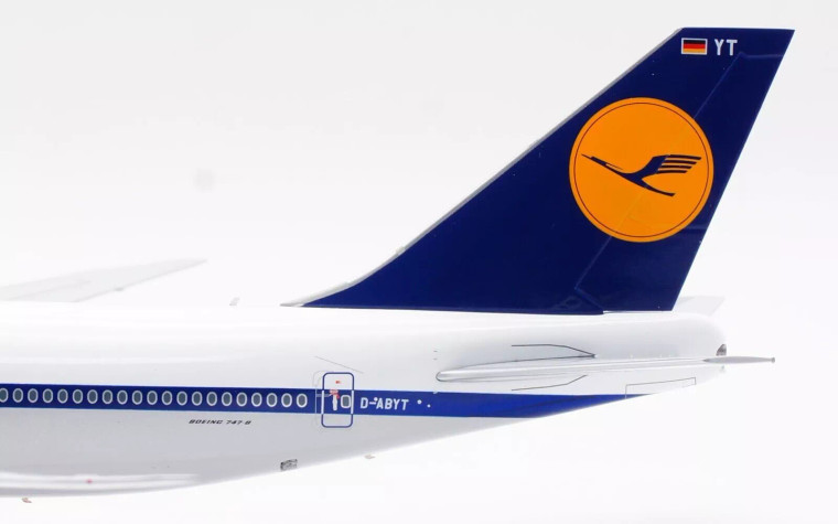 SQ Wings Lufthansa Boeing 747-8 D-ABYT L2056 Scale 1:200