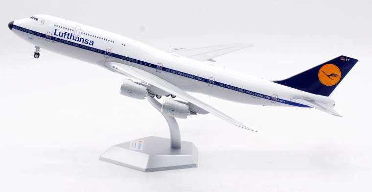 SQ Wings Lufthansa Boeing 747-8 D-ABYT L2056 Scale 1:200