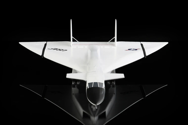 SQ Wings U.S.AIR FORCE XB-70 20001 L2081 Scale 1:200