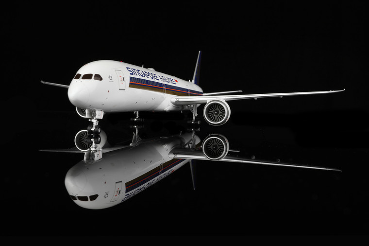 SQ Wings Singapore Airlines Boeing 787-10 9V-SCJ L2039 Scale 1:200