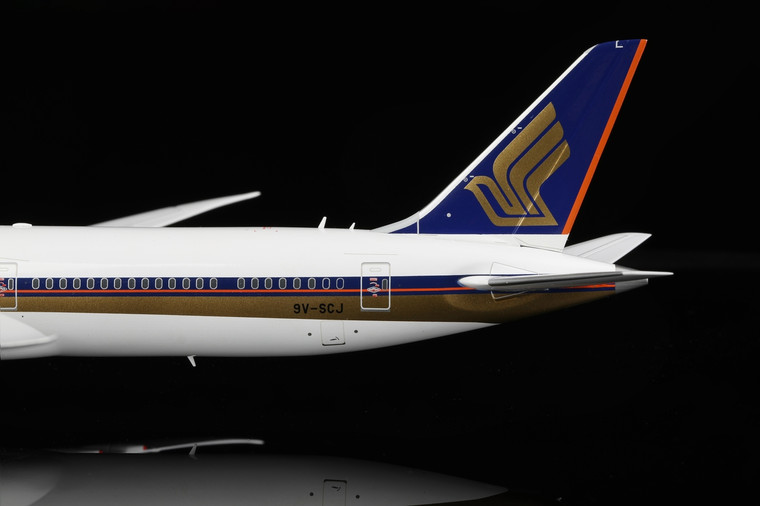 SQ Wings Singapore Airlines Boeing 787-10 9V-SCJ L2039 Scale 1:200