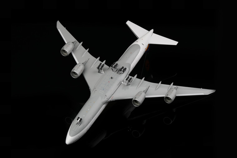 SQ Wings Lufthansa Boeing 747-8 D-ABYT L2087 Scale 1:200