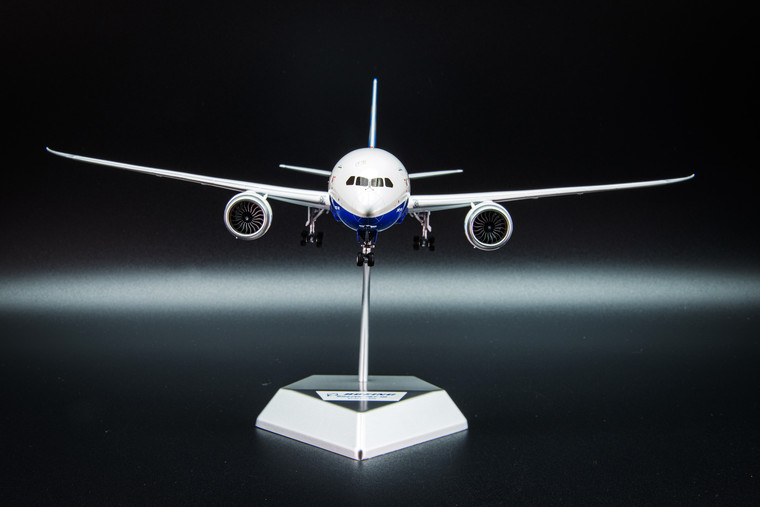 SQ Wings Boeing Boeing 787-10 N528ZC House Color L2040 Scale 1:200