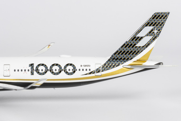 STARLUX AIRBUS A350-1000 模型（B58551) NG Models Starlux Airlines A350-1000 B-58551 Carbon Fiber colors