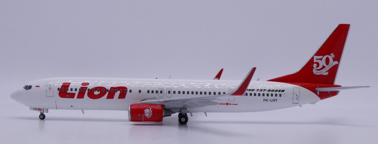 JC Wings Lion Air Boeing 737-900ER "50th Boeing 737-900ER" Reg: PK-LHY XX20599 Scale 1:200