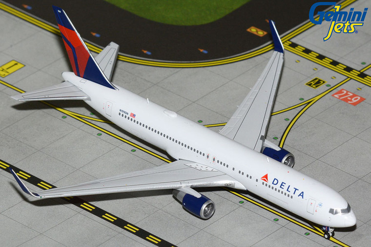 Gemini Jets Delta Air Lines B767-300ER N199DN GJDAL2363 Scale 1:400