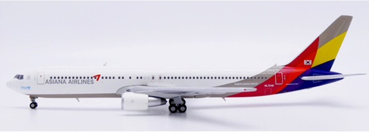 JC Wings Asiana Airlines Boeing 767-300 Reg: HL7248 With Antenna XX40682 Scale1:400