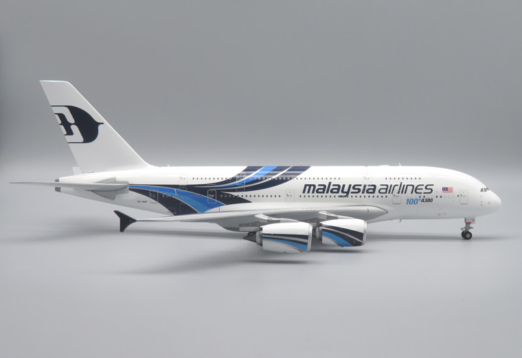 Apollo Malaysia Airlines A380 100th Reg: 9M-MNF A242012 Scale 1:200