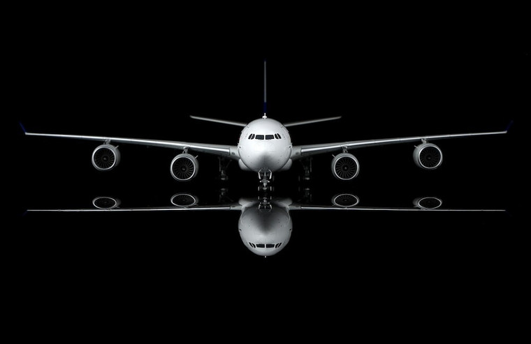 SQ Wings Singapore Airlines A340-500 Reg: 9V-SGB L2175 Scale 1:200